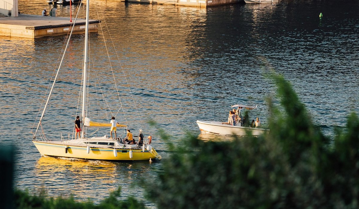 Simple Maintenance Tasks for Wooden Boat Decks